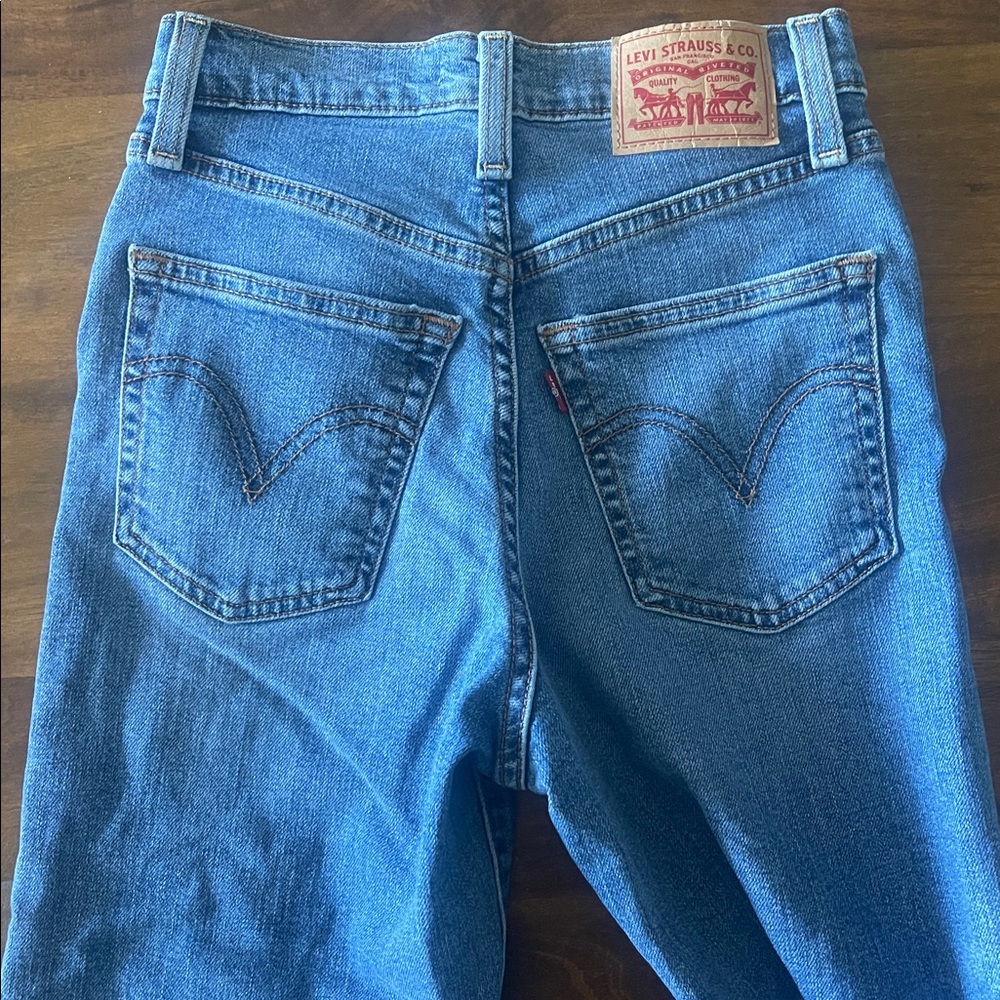 Levi rib cage bell , Classic Blue Women's Jeans 24 - Picture 8 of 9